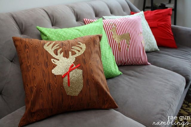 Christmas-Deer-Pillow-Case-Cover-Tutorials-003s