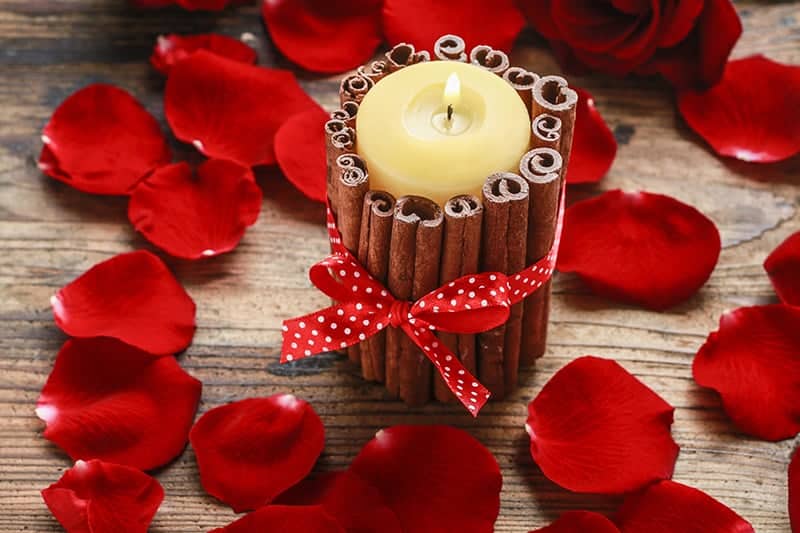 Cinnamon Stick Candle DIY Gift Idea 