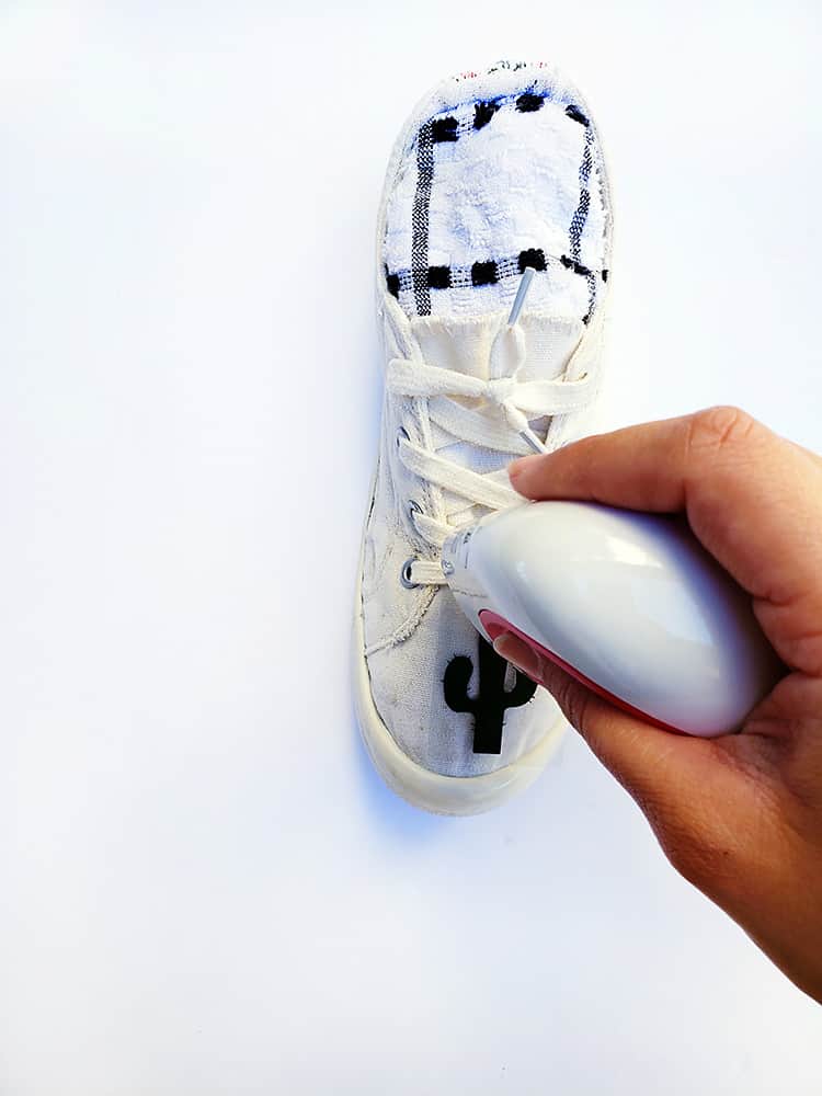 How to put Vinyl on Shoes