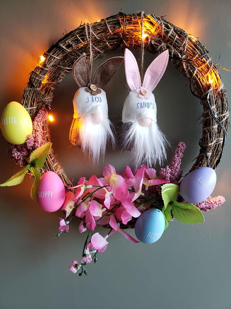 DIY-Cricut-Easter-Wreath-with-Eggs-and-Gnomes