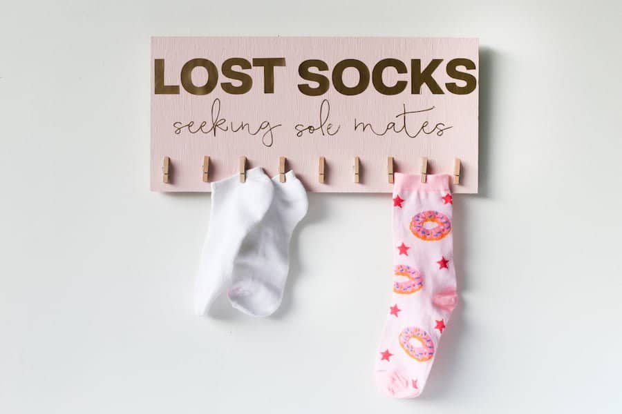 DIY-Lost-Sock-Sign-Tutorial-Salty-Canary-25-of-26-copy