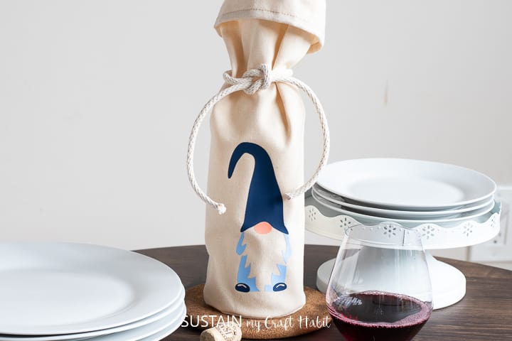 gnome-wine-bottle-bag-9353