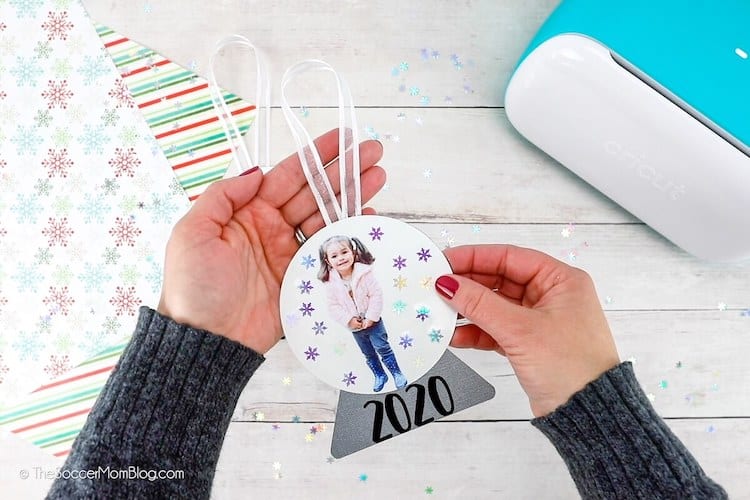 Cricut-Christmas-Ornaments-2