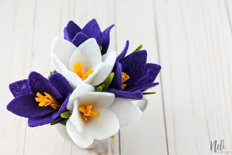 Crocus felt flower