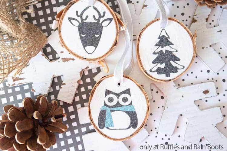 cricut-christmas-ornaments-using-wood-rounds