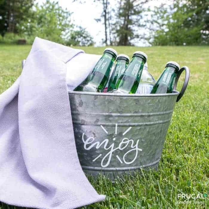 DIY Cricut Ice Bucket Christmas gift idea