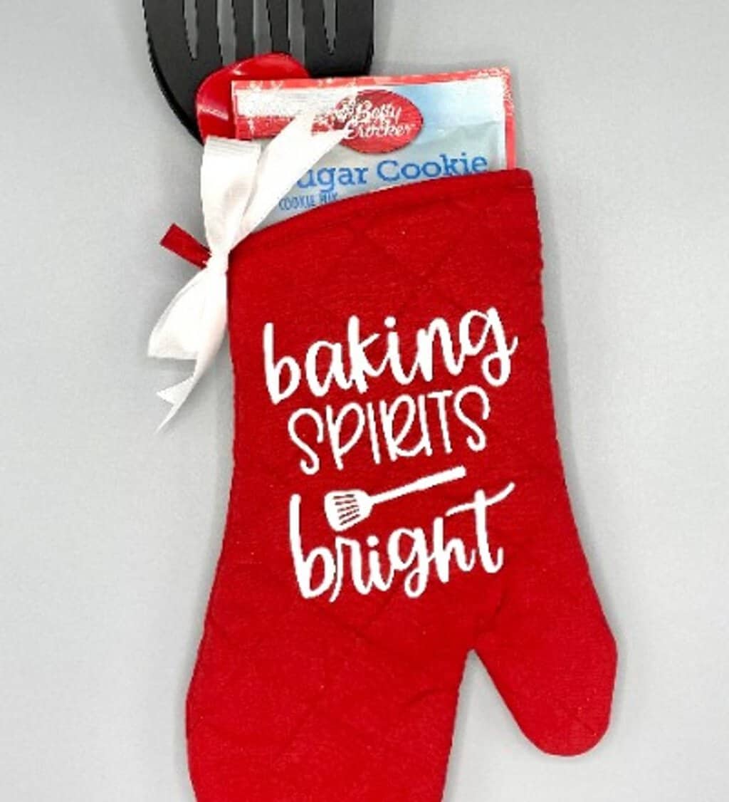 Christmas Oven Mitts by CDS