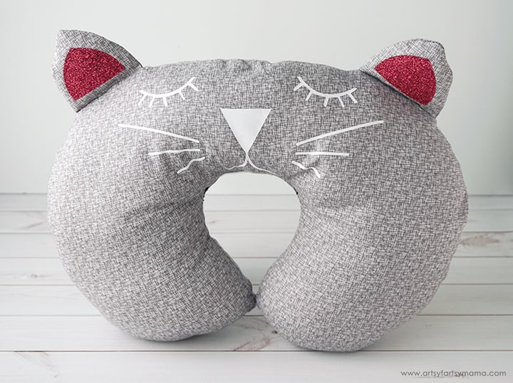 Cat-Travel-Pillow