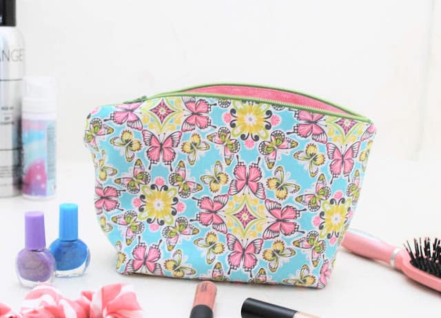 curved zipper pouch