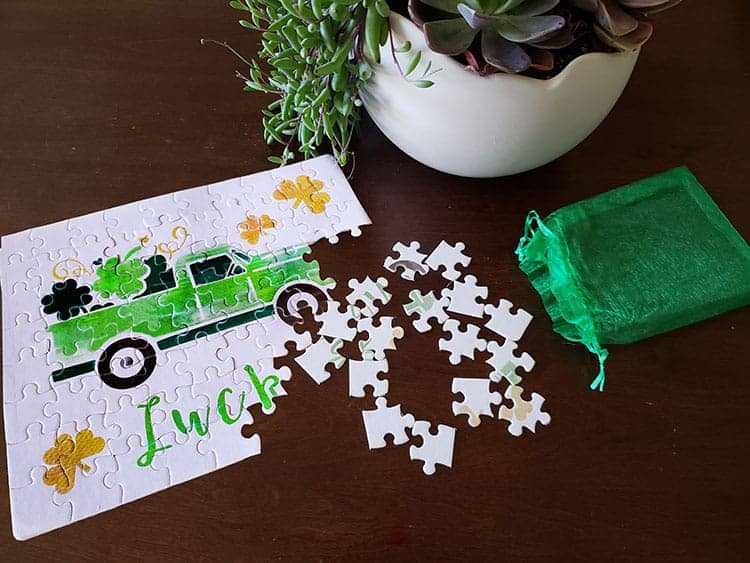 Feature-How-to-Create-a-Cricut-Infusible-Ink-Puzzle
