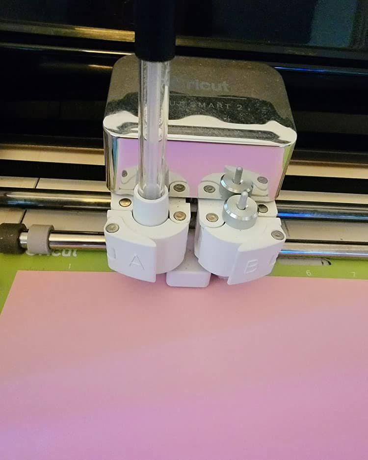 using-a-pen-in-the-cricut-explore-air-2