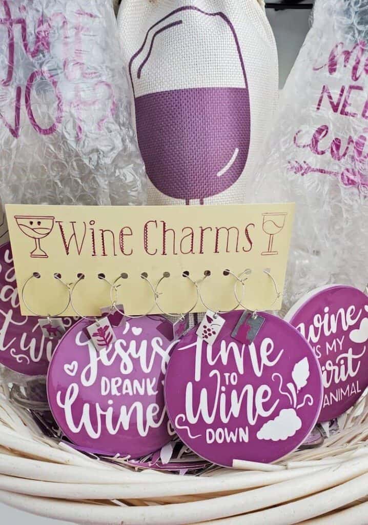 diy wine gfit ideas cricut