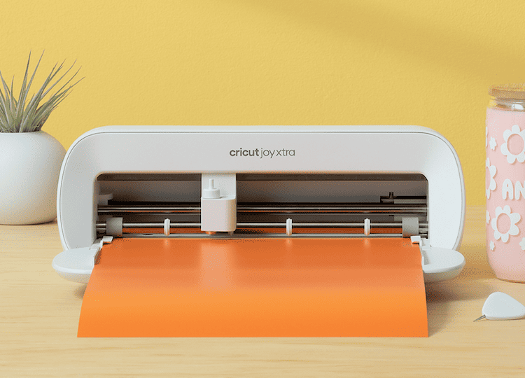 Cricut Joy Xtra with Smart Vinyl