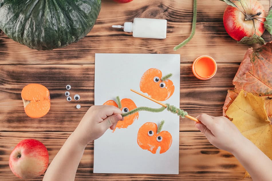 Apple fall pumpkin stamping craft for kids step 4