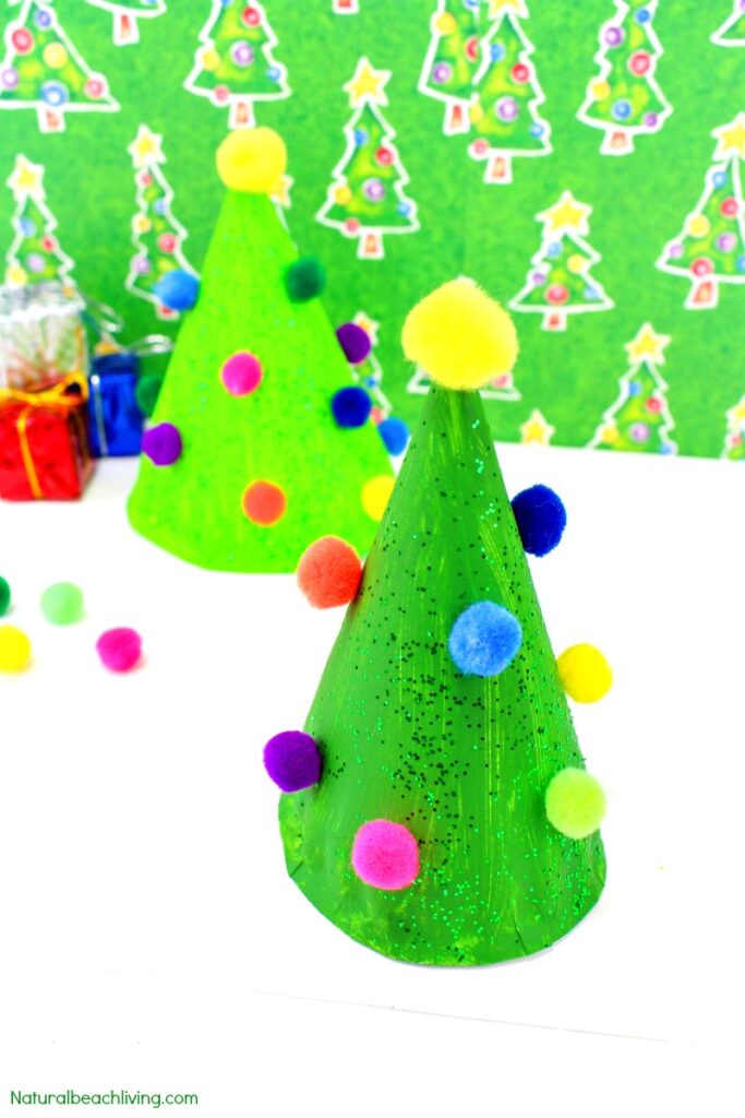 Easy Paper Plate Christmas Crafts for Preschoolers by natural beach living