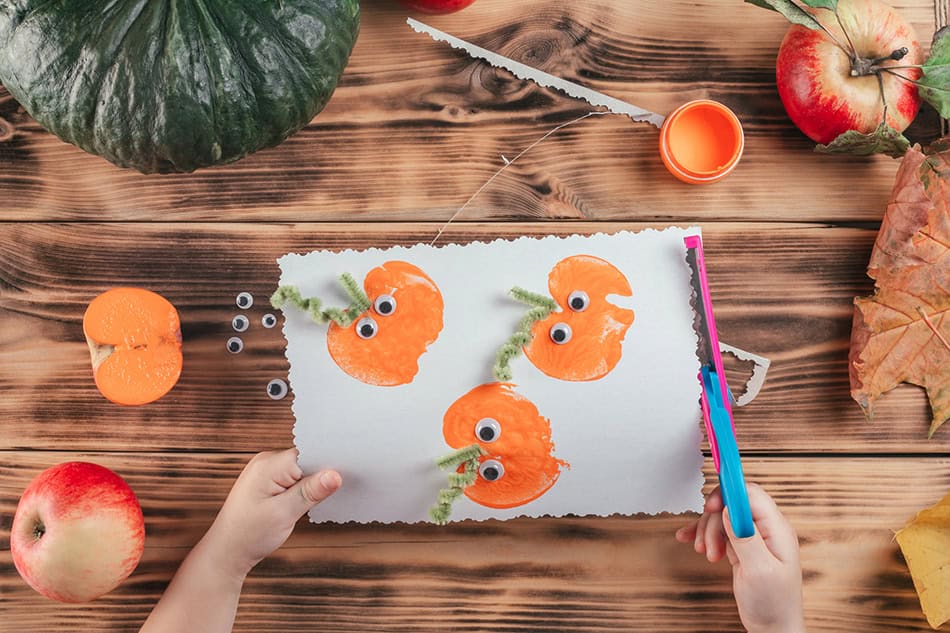Fall Pumpkin Painting Stamping Craft for Preschoolers
