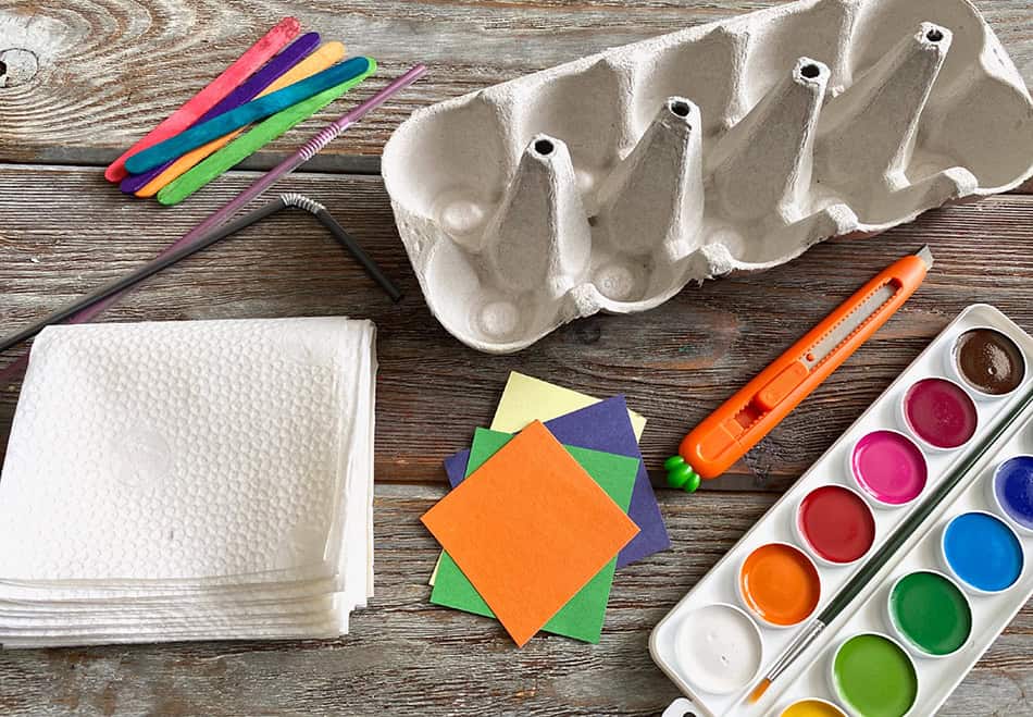 kids craft ice cream out of an egg box