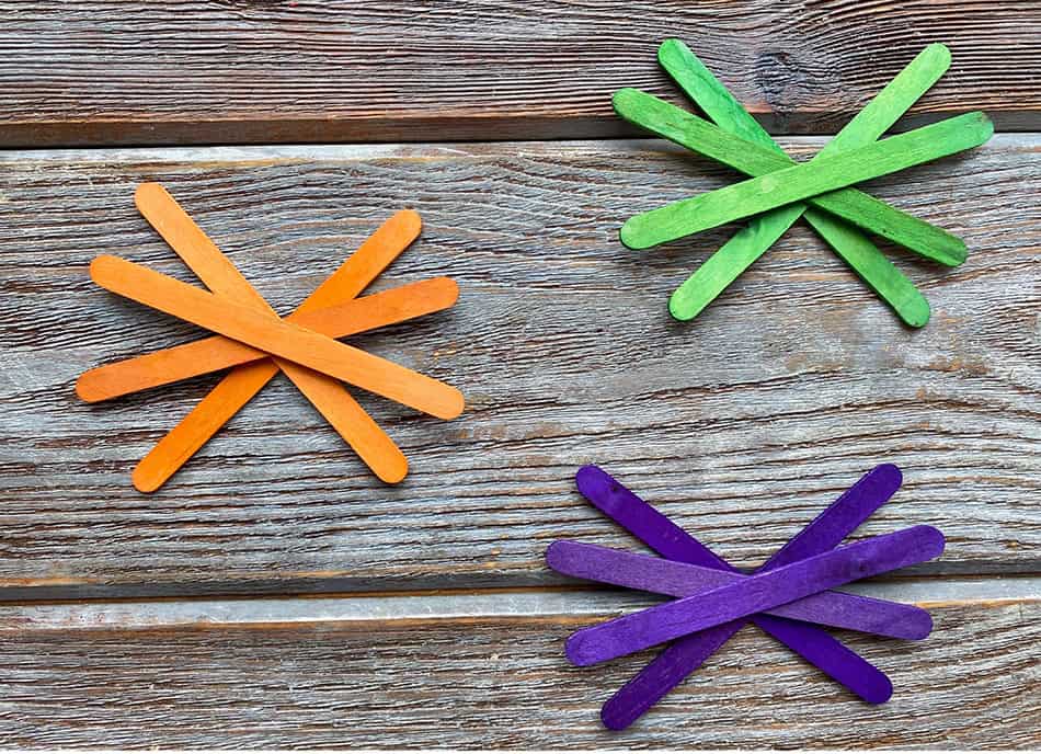 Popsicle Stick Spider Craft for Kids Step1