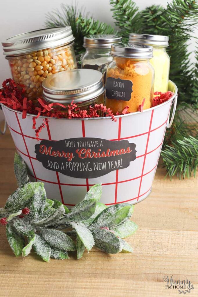 Christmas Popcorn Gift Basket by Hunny Im Home DIY