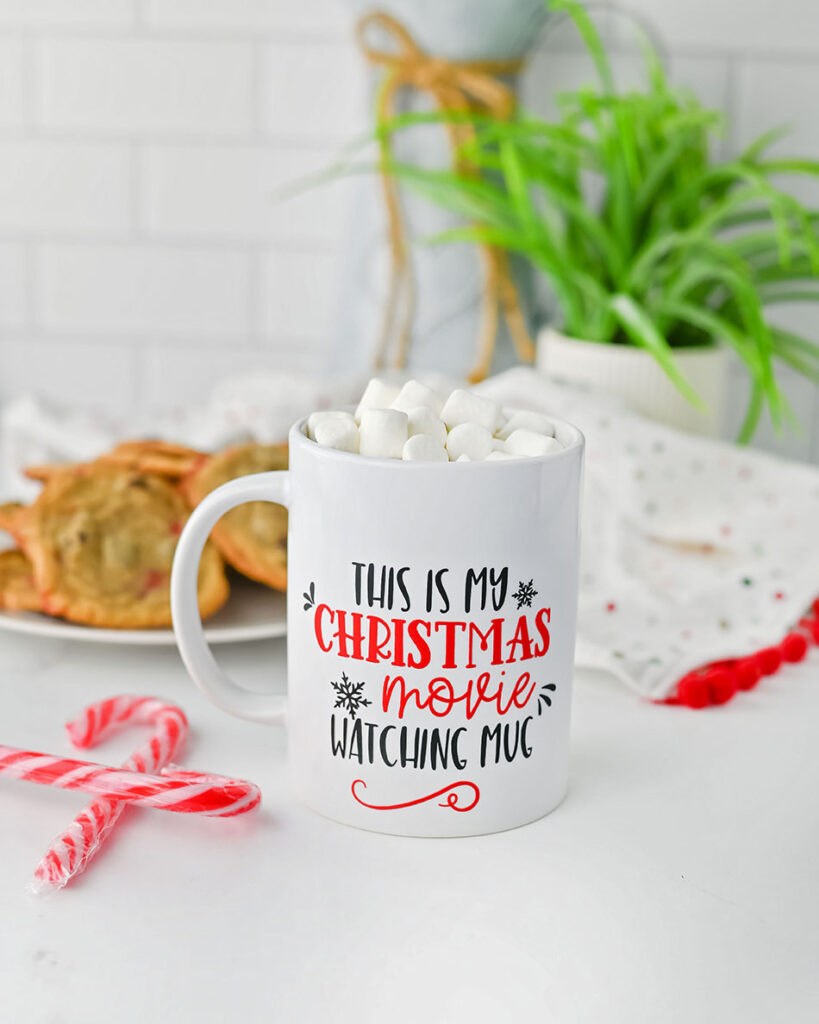 Cricut Vinyl Christmas Mug Tutorial