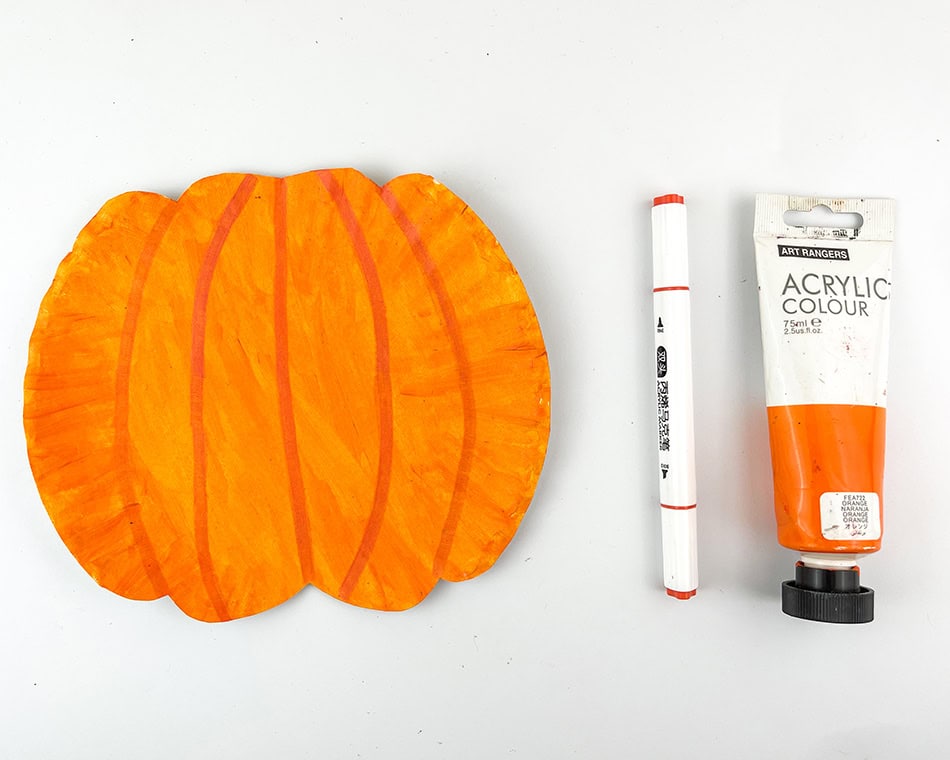 Cute paper Plate Pumpkin Craft for Kids Step 1