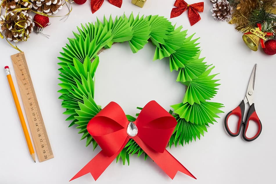 DIY Christmas Paper Wreath Decoration Craft for Adults