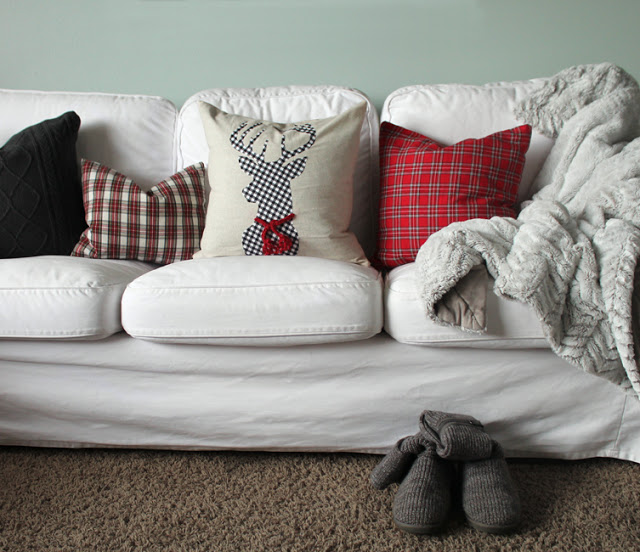 DIY Christmas Pillows by the Craft Patch Blog