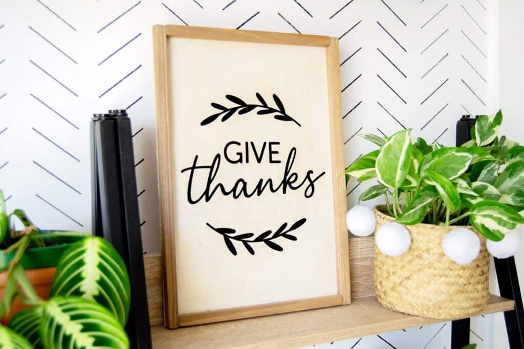 DIY Thanksgiving Sign with Farmhouse Style by Mod Podge Rocks