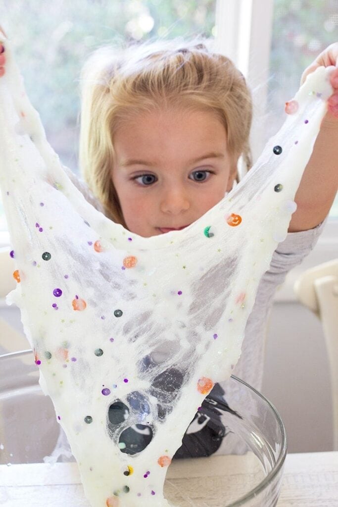 Halloween Glitter Slime Recipe by freutcake