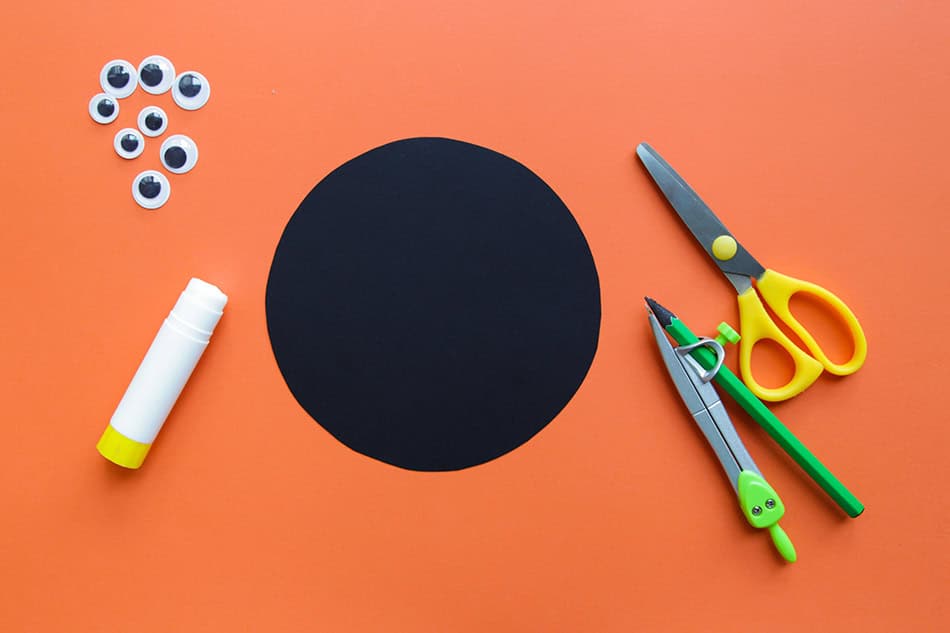 Paper Spider for kids step 1