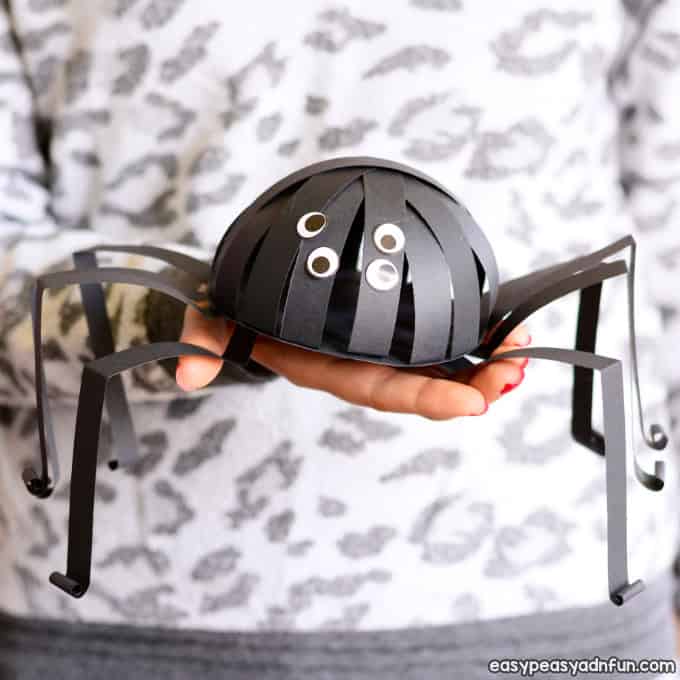 Paper Strips Spider Craft by easy peasy and fun