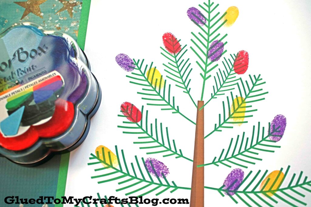 Thumbprint Christmas Tree by Glued to my Crafts