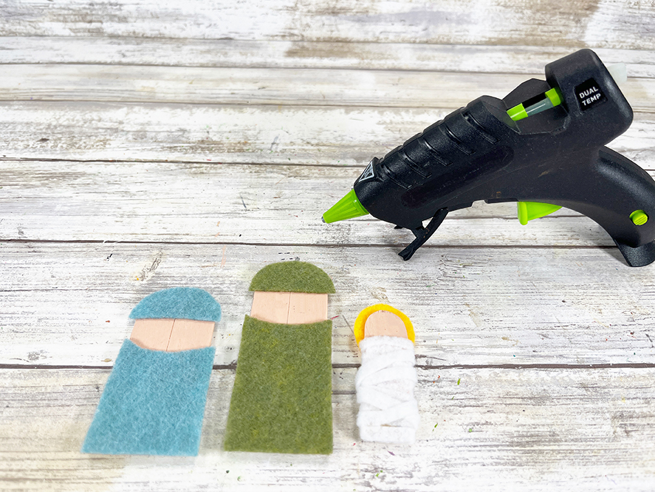 Craft Stick Nativity Craft for Kids Step 9