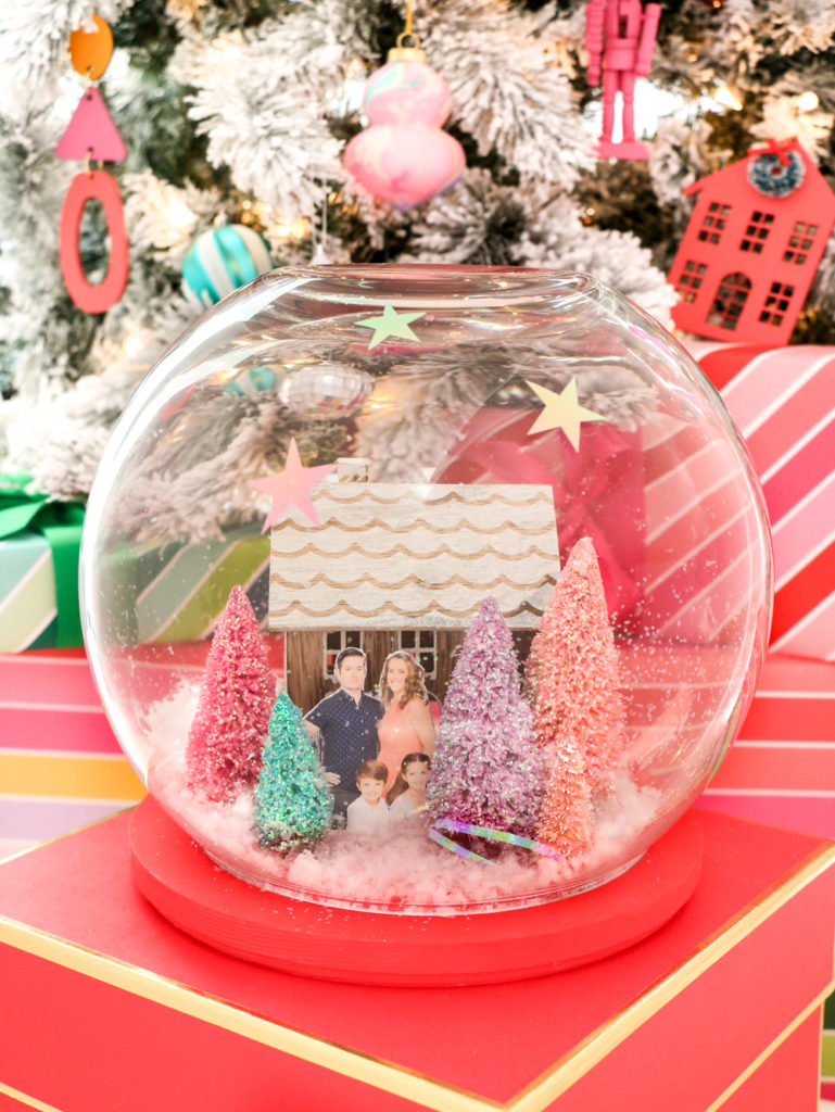 DIY Family Photo Snow Globe by a Kailo Chic Life