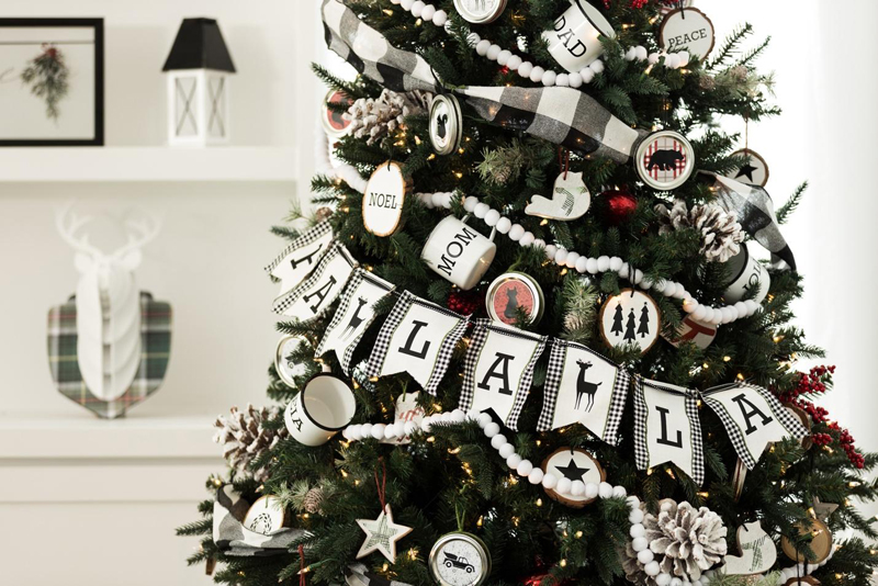 DIY Farmhouse Holiday Décor with Cricut by Cricut