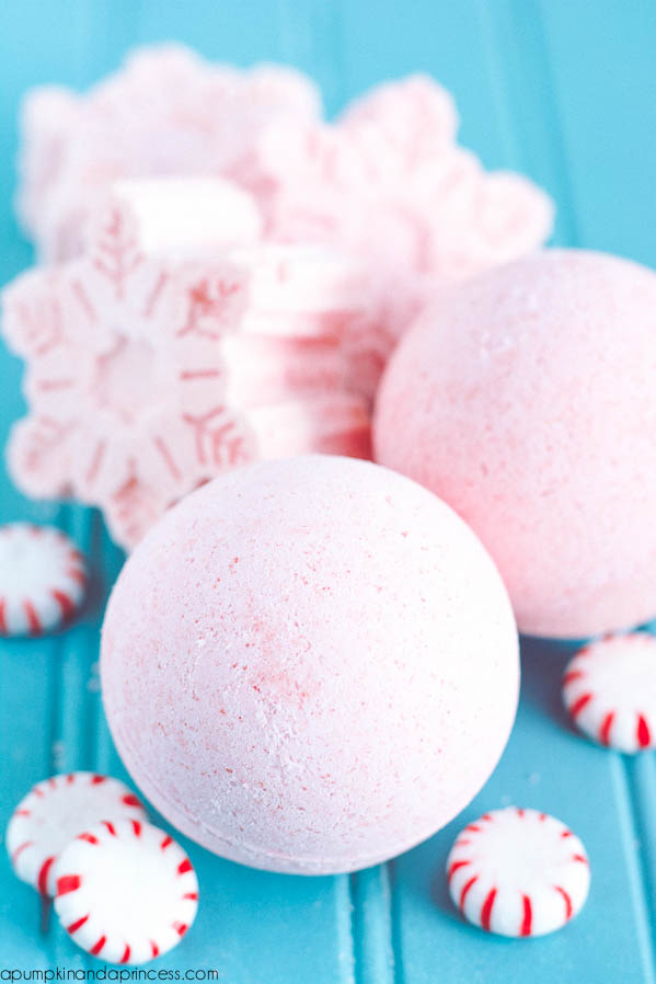 Handmade Peppermint Bath Bombs by a Pumpkin and a Princess