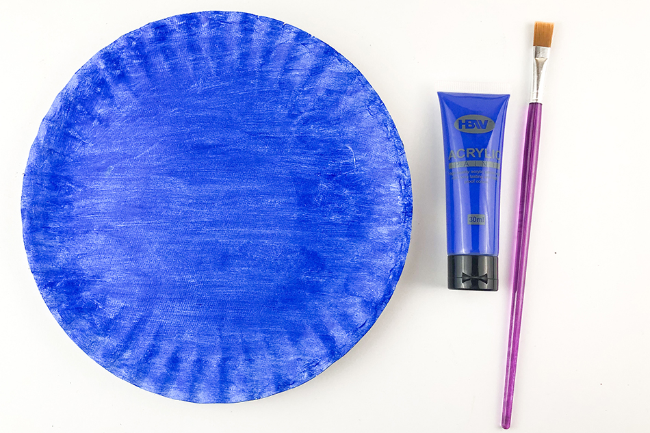 Paper Plate Penguin Igloo Step 1