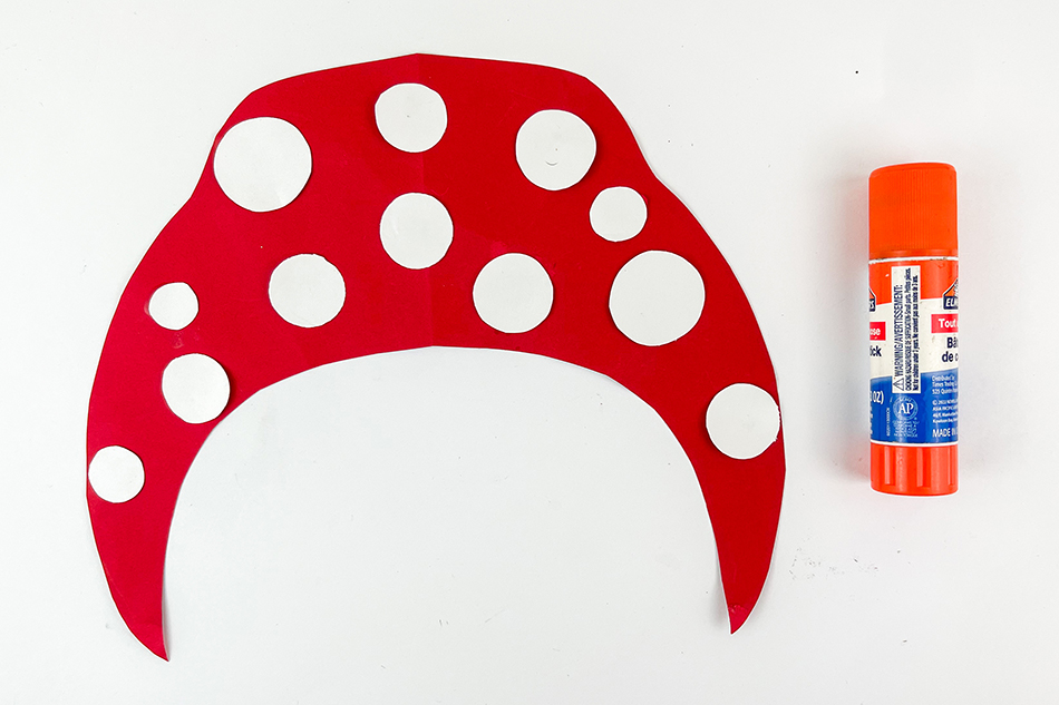 Paper Plate Penguin Step 4