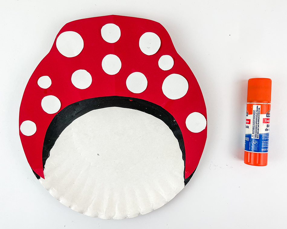 Paper Plate Penguin Step 4