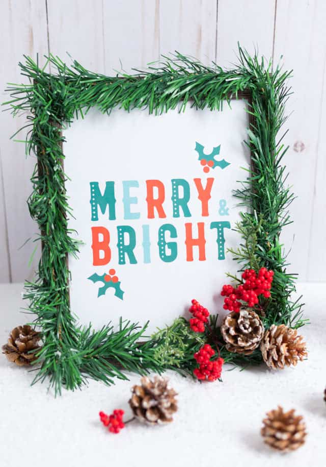 DIY Christmas Picture Frames by Design Improvised