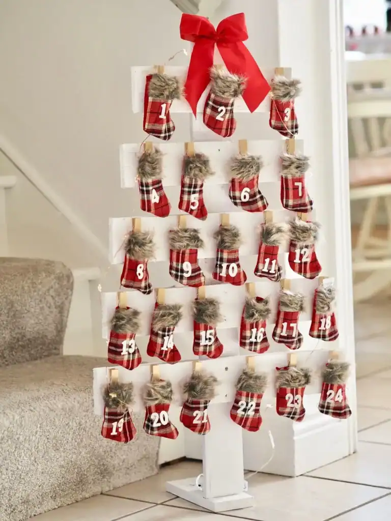 DIY Christmas Tree Advent Calendar From Palette Wood by Dainty Dress Diaries