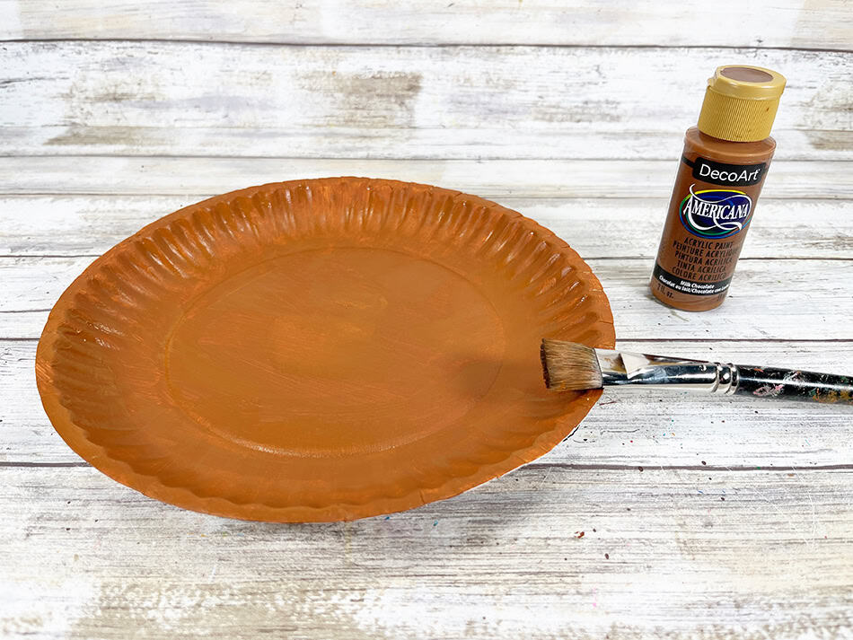 Dollar Store Paper Plate Walrus Step 1