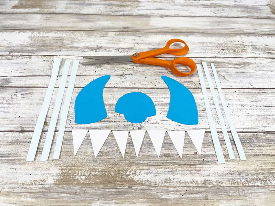 Dollar Store Paper Plate Yeti Step 3