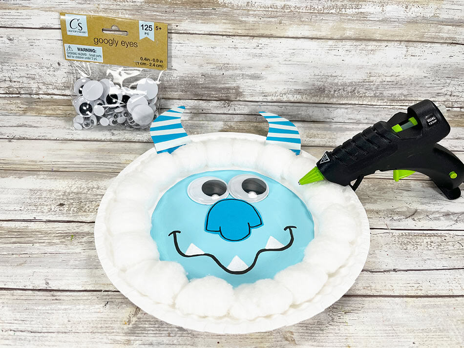 Dollar Store Paper Plate Yeti Step 7