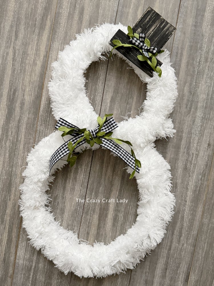 Fuzzy Mop Winter Wreath by the Crazy Craft Lady