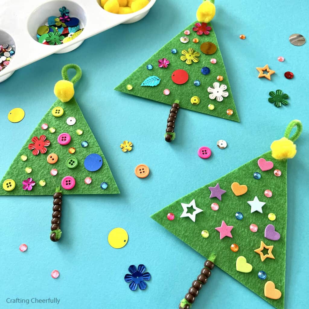 Kids' Christmas Tree Craft with Felt & Pipe Cleaners by Crafting Cheerfully