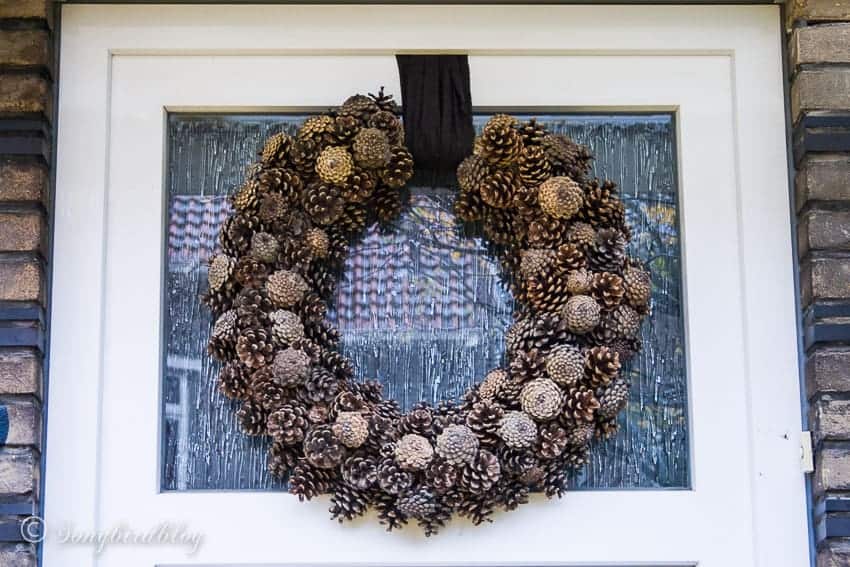 Pine Cone Wreath by Songbird Blog