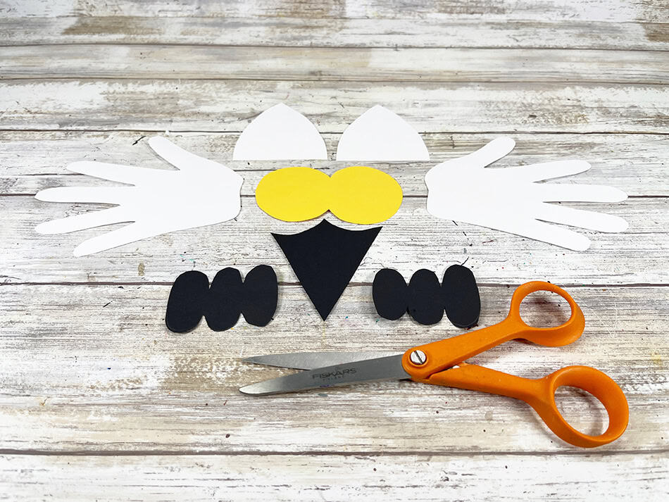 Snowy Owl Paper Plate Handprints Step 2