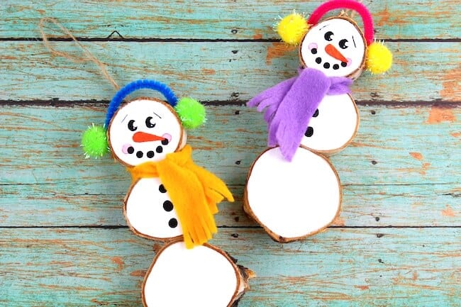 Wood Slice Snowman Ornaments b In the Kids Kitchen