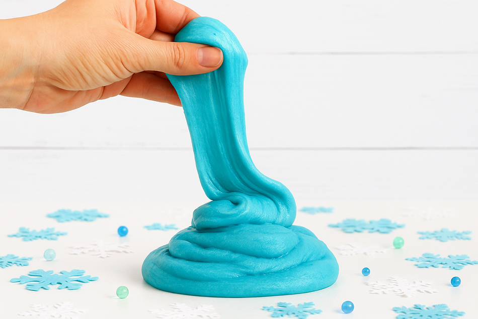 fluffy Winter blue slime recipe with shaving cream